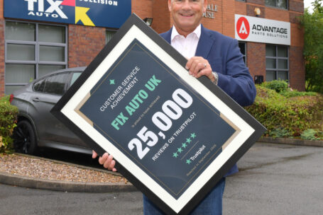 Ian Pugh Celebrates 25000 Trustpilot Reviews