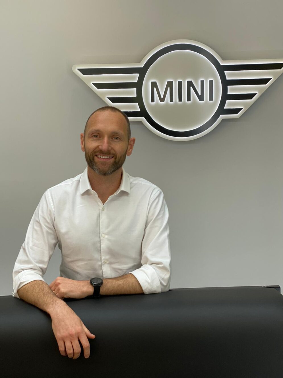 P90583314 high Res new mini uk director