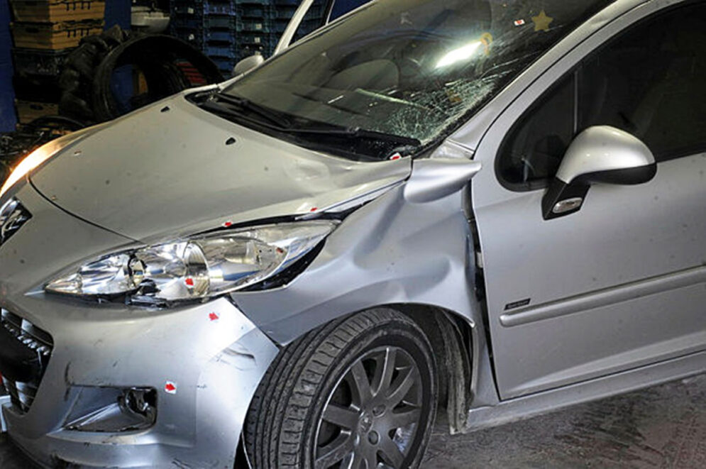 CRASHED CAR MIB