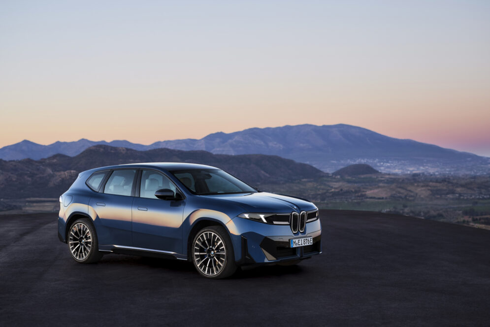 P90615641 high Res the new bmw ix3 50 x 1