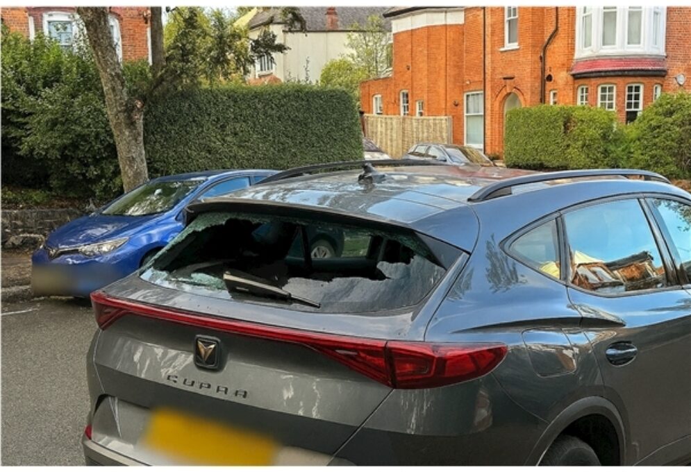 Met Police parcel shelf