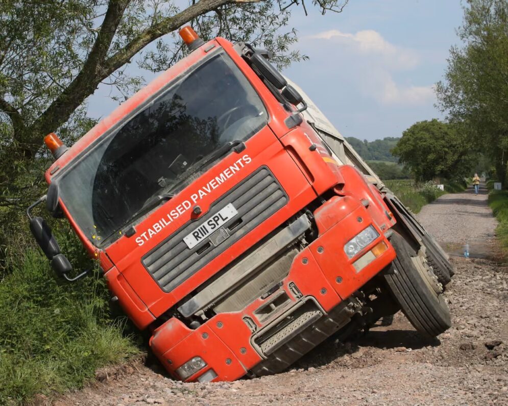 Pothole truck